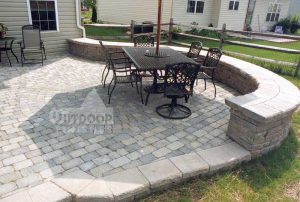 patio-curved-wall-lg1