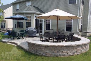 patio-curved-wall-lg2